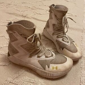 Under Armour Highlight Ace 2.0 White Metallic Gold Volleyball Shoes - Women’s 9